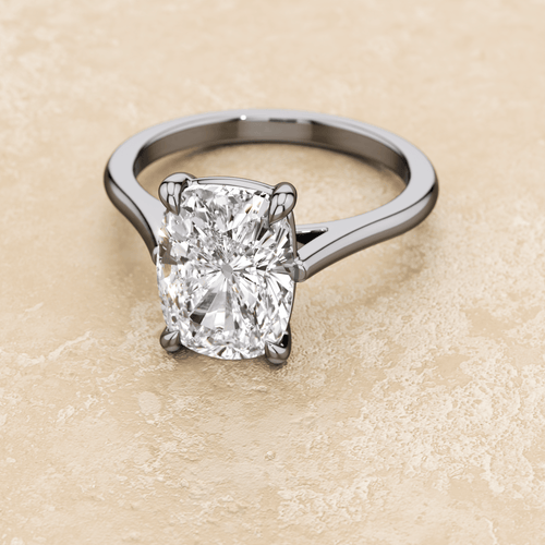 Radiant Cut Diamond Engagement Ring in 18kt White Gold